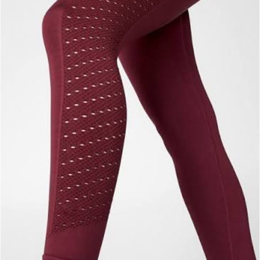 7/$20 Fabletics Sync Seamless 7/8 High Waisted Women's Burgundy Leggings XS